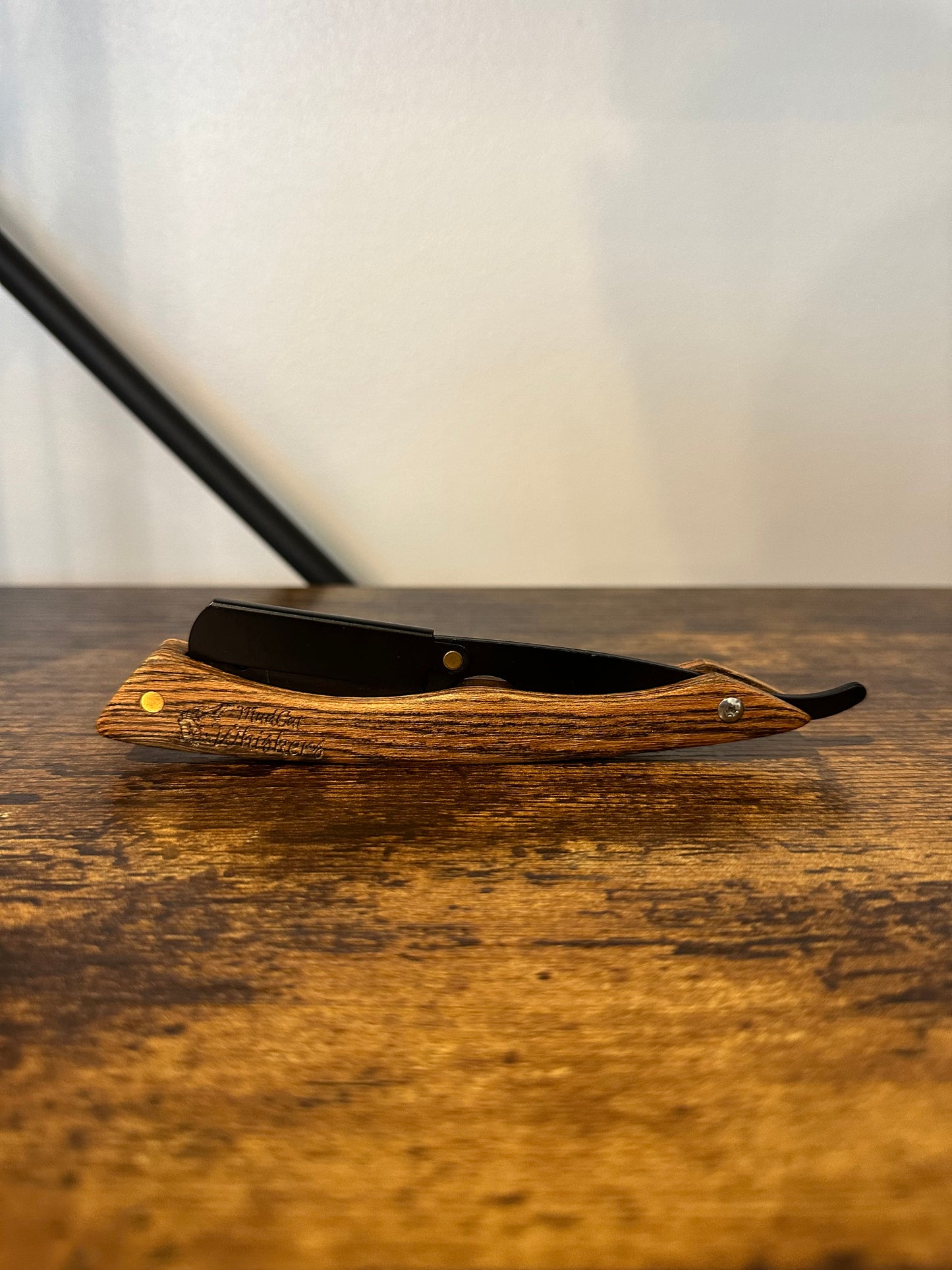 Straight Razor – Oak Handle