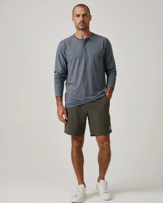 Solid Contrast Core Active 7" Short