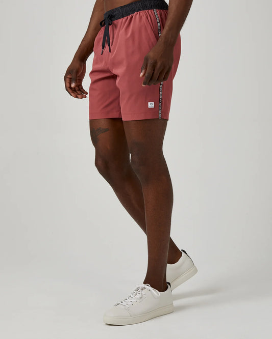 Solid Contrast Core Active 7" Short